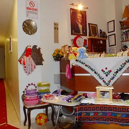 Yasmin Motel 2* אגווה